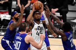 开云平台 - 莱切vs亚特兰大赛后对战阵型优缺点分析 